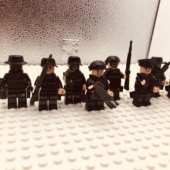 Minifigures LOT SWAT vs Terrorists 16 Minifgures and accessories LEGO compatible - Picture 3 of 10